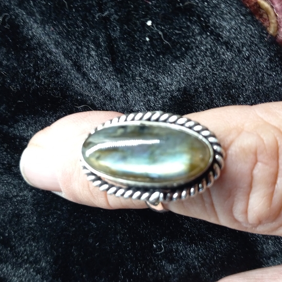 Labradorite gemstone ring size 8. Sterling silver stamped  .925 - Picture 6 of 6